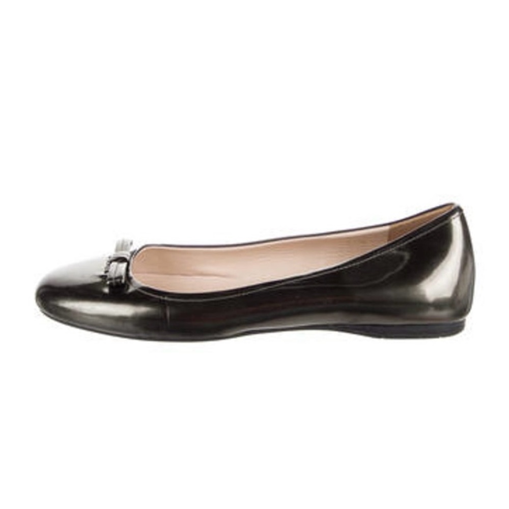 Prada nwot gray/dark green/charcoal patent leather logo ballet flats. 37.5